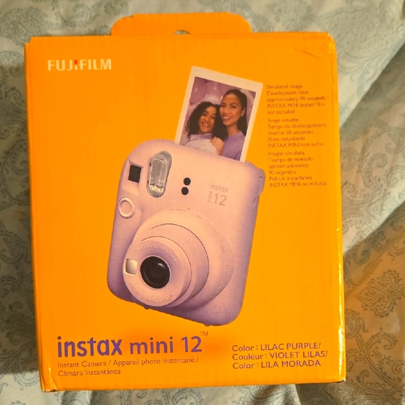Fujifilm Instax Mini 12 Purple Intant Camera - Picture 1 of 4